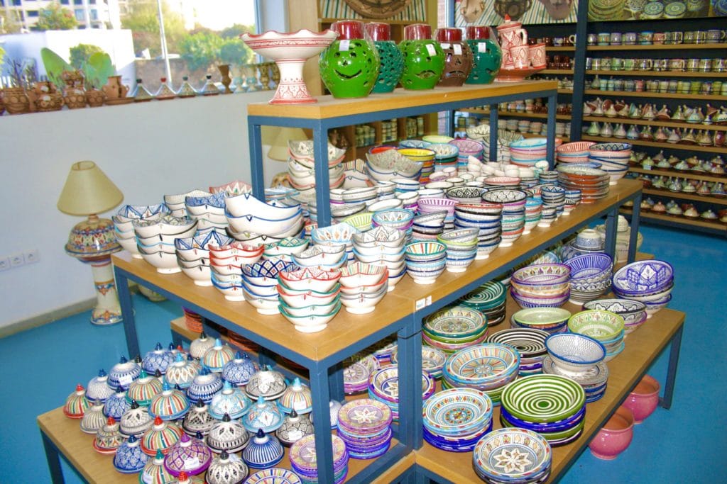 handmade traditionnal tableware in solidarity market in casablanca